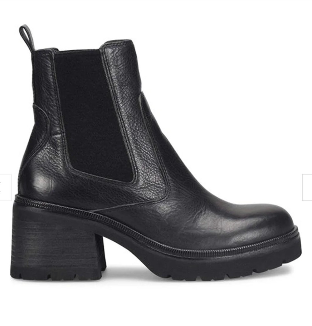 Sofft Jordie Chelsea Boots Lug Sole Black Leather Size 10 NWOB Chic Waterproof